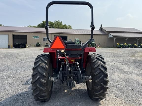 Image of Massey Ferguson 2705E equipment image 3