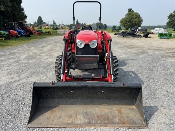 Image of Massey Ferguson 2705E Primary image