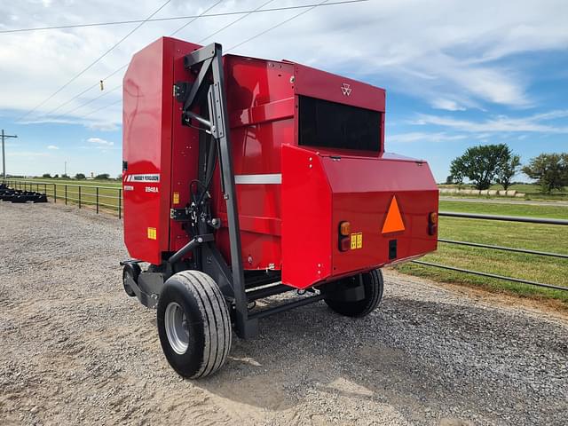 Image of Massey Ferguson 2946A equipment image 4