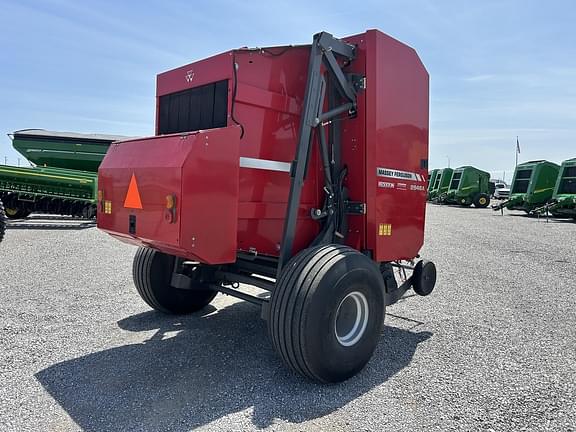 Image of Massey Ferguson 2946A equipment image 4