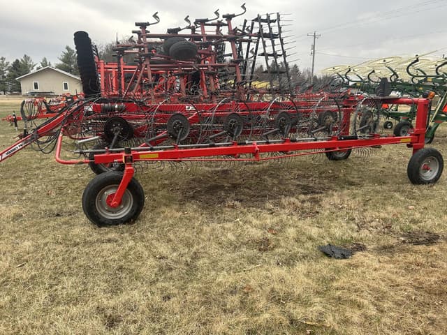 Image of Massey Ferguson 3983 equipment image 4