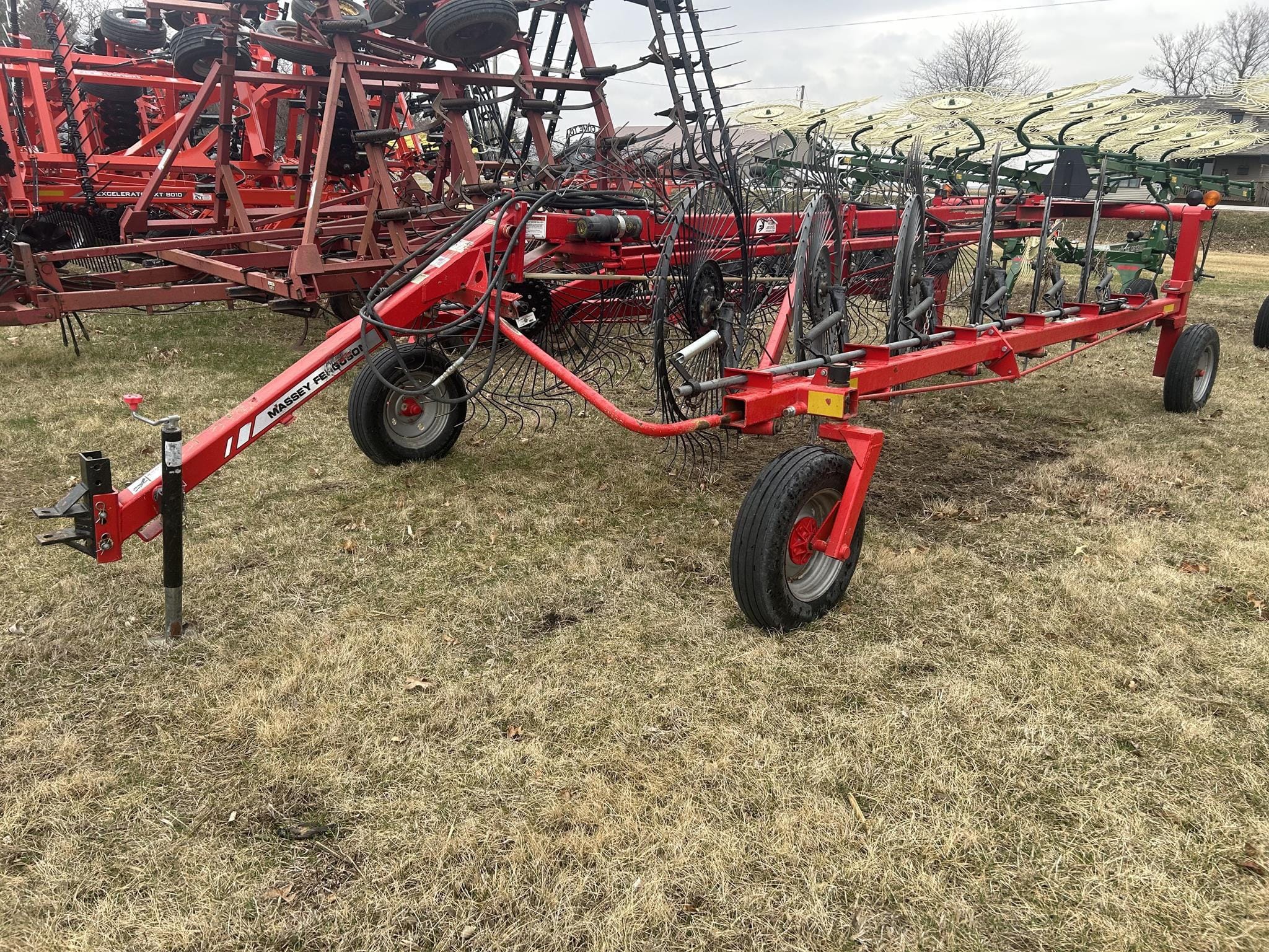 2015 Massey Ferguson 3983 Equipment Image0