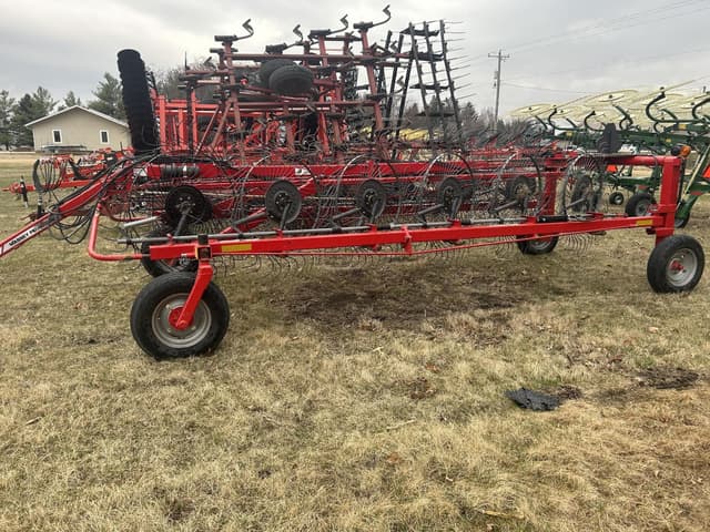 Image of Massey Ferguson 3983 equipment image 4