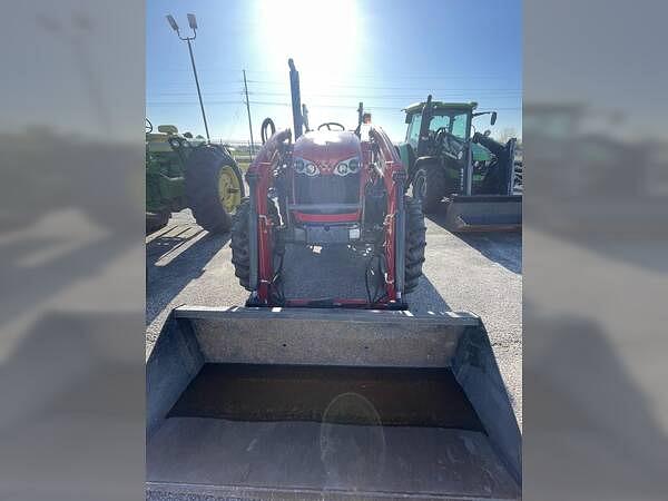 Image of Massey Ferguson 4607M equipment image 4