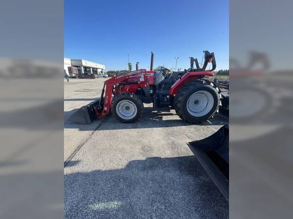 2015 Massey Ferguson 4607M Equipment Image0