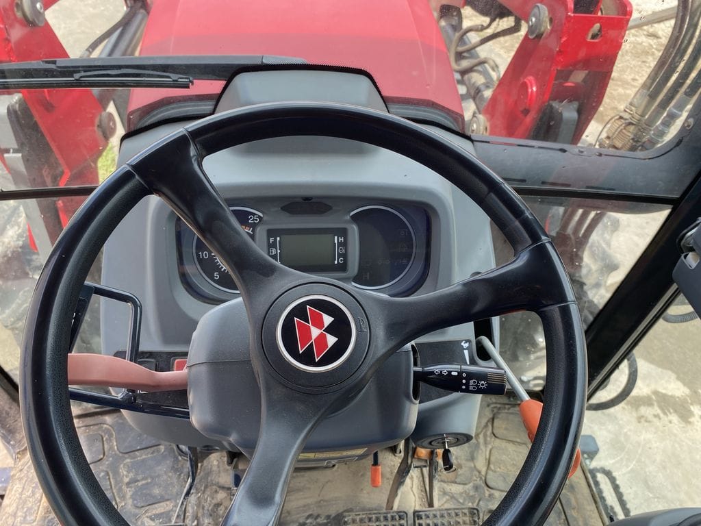 2015 Massey Ferguson 4610 Equipment Image0