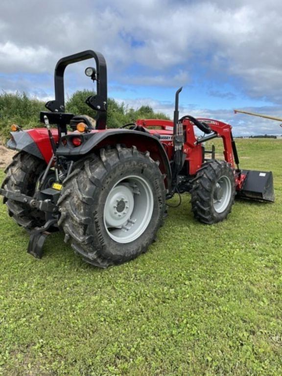 Image of Massey Ferguson 4707 equipment image 3