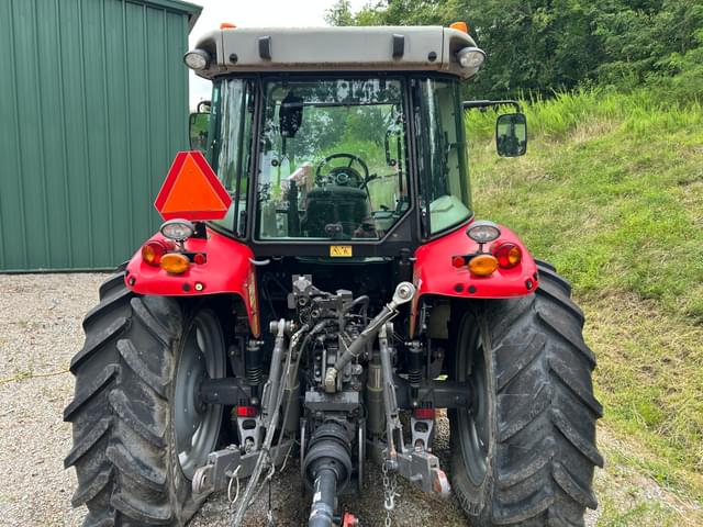 Image of Massey Ferguson 5612 equipment image 4