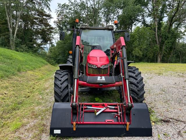 Image of Massey Ferguson 5612 equipment image 1