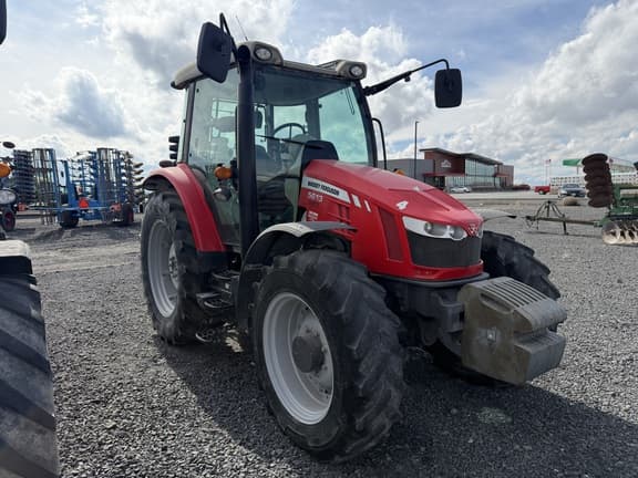 Image of Massey Ferguson 5613 equipment image 4