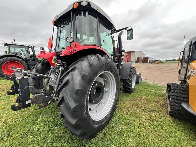 Image of Massey Ferguson 5613 equipment image 4