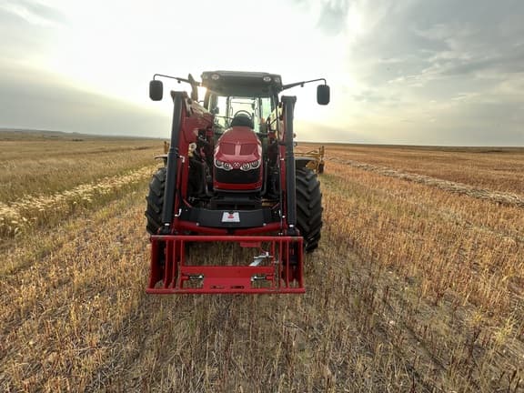 Image of Massey Ferguson 5613 equipment image 2