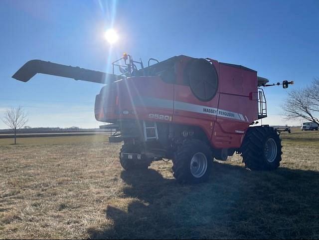 Image of Massey Ferguson 9520 equipment image 4