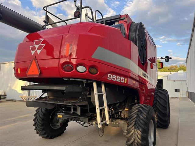 Image of Massey Ferguson 9520 equipment image 2