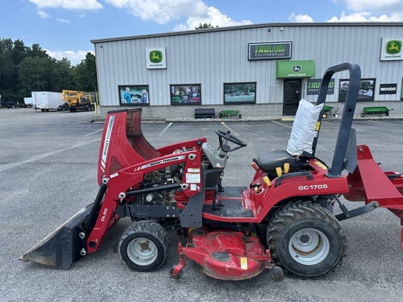 2015 Massey Ferguson GC1705 Equipment Image0
