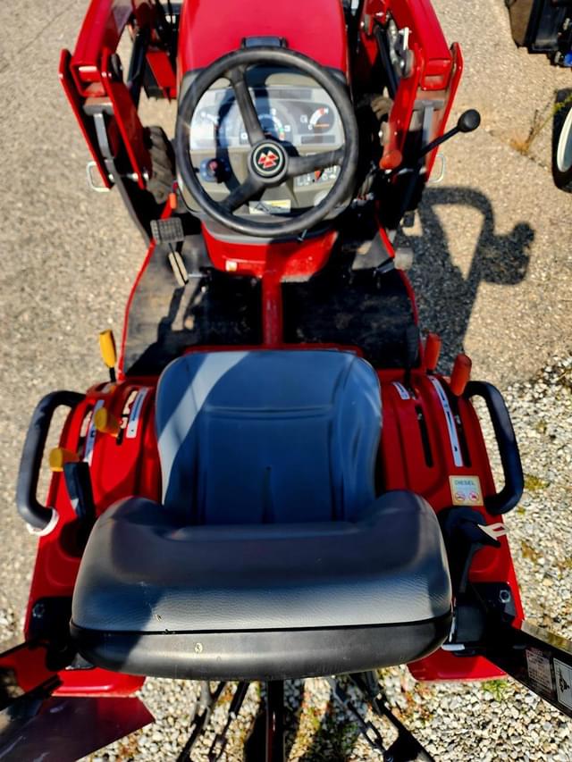 Image of Massey Ferguson GC1715 equipment image 4