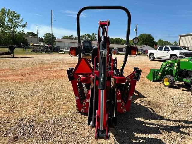 Image of Massey Ferguson GC1720 equipment image 3