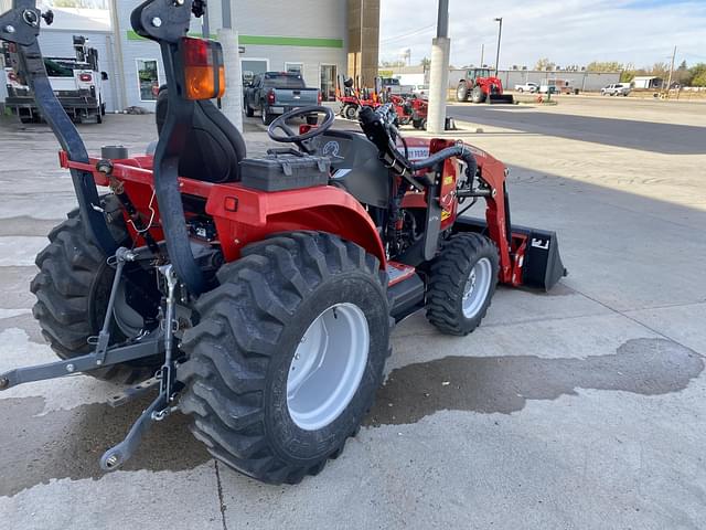 Image of Massey Ferguson 1734E equipment image 1