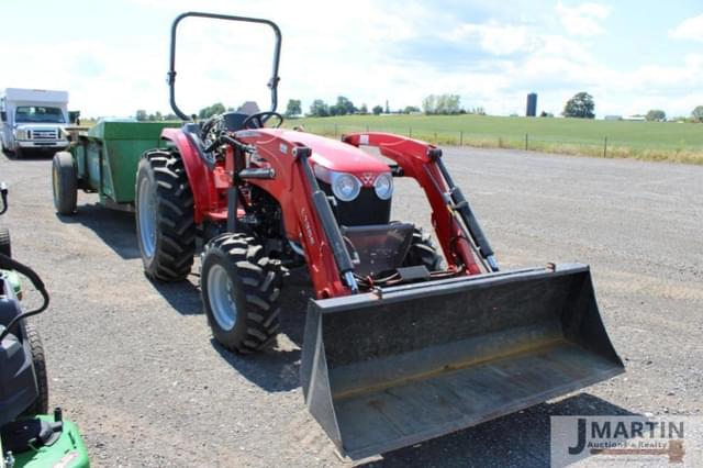Image of Massey Ferguson 2705E equipment image 1