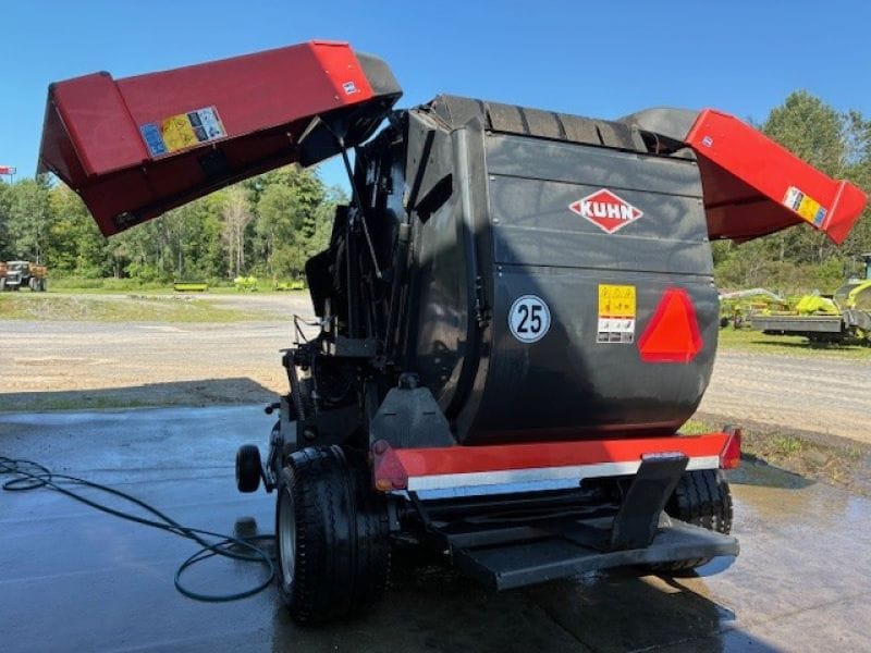 2015 Kuhn VB2160 Equipment Image0