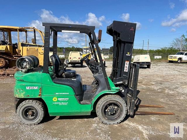 Image of Mitsubishi FG30N equipment image 3
