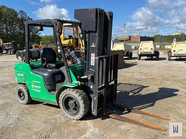 Image of Mitsubishi FG30N equipment image 2