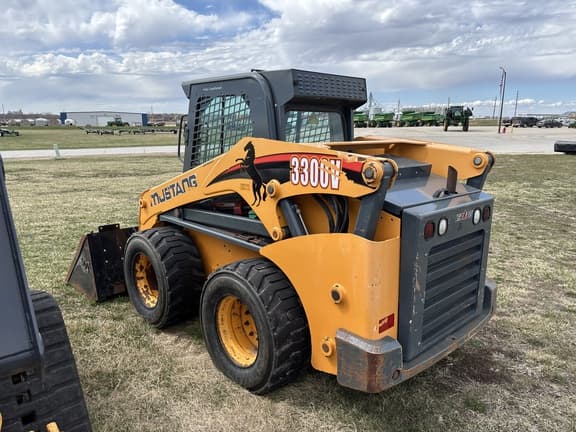 Image of Mustang 3300V equipment image 3