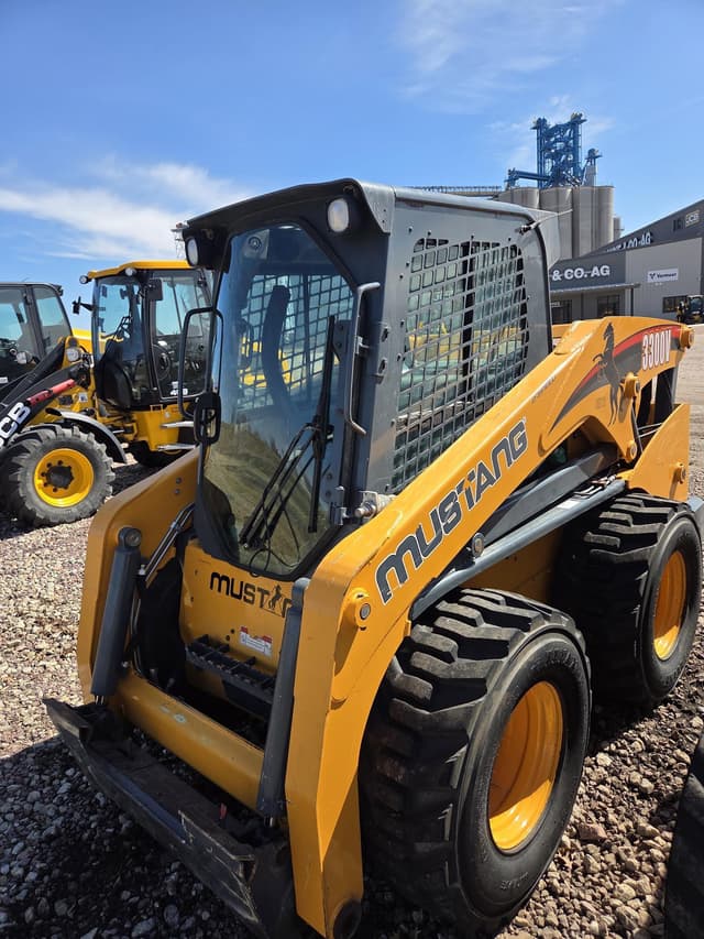 Image of Mustang 3300V equipment image 2