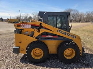 2015 Mustang 3300V Image