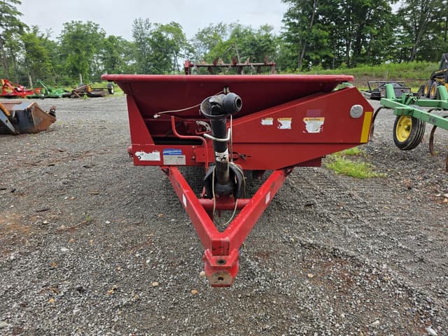 Image of New Holland 165 equipment image 3