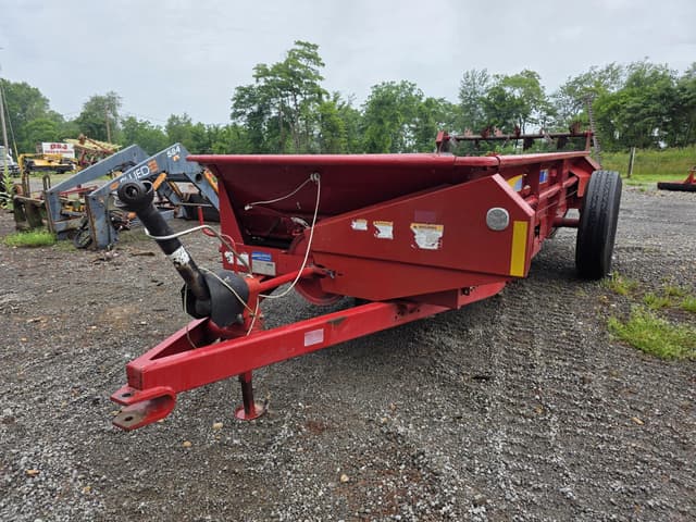 Image of New Holland 165 equipment image 2