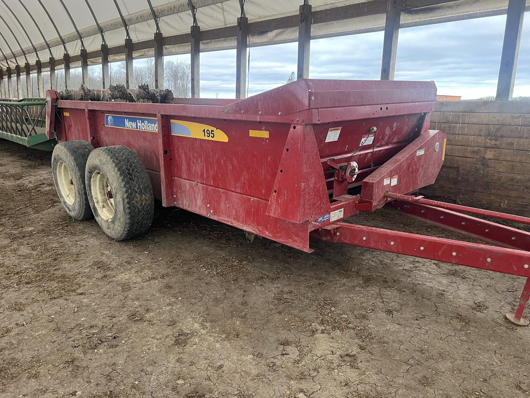 2015 New Holland 195 Equipment Image0