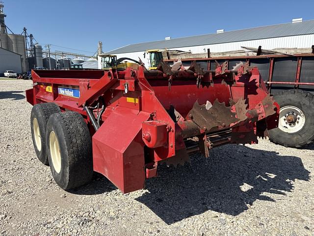 Image of New Holland 195 equipment image 2