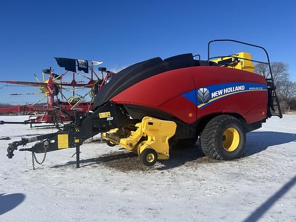 Image of New Holland Big Baler 230 Primary image