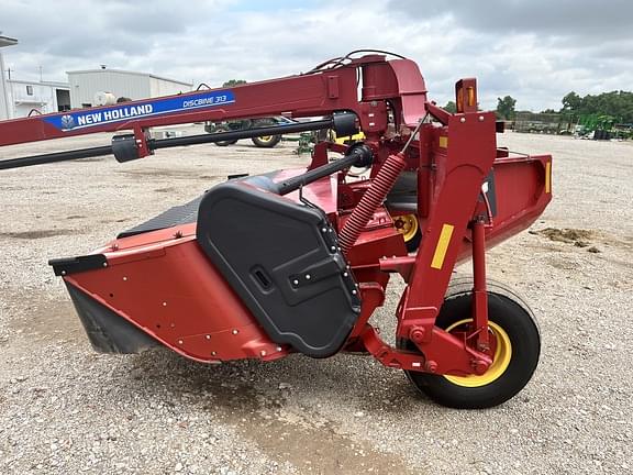 Image of New Holland 313 equipment image 1