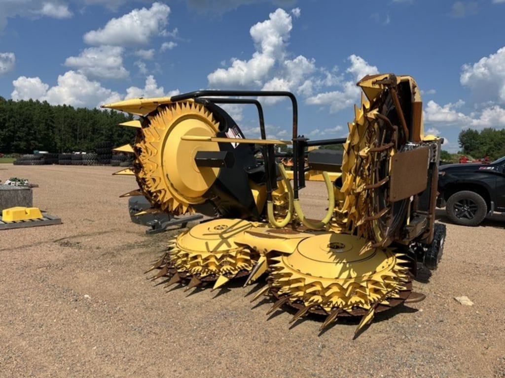 2017 New Holland 600BFI Equipment Image0