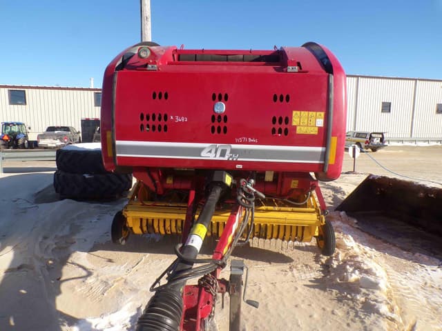 Image of New Holland RB450 equipment image 2