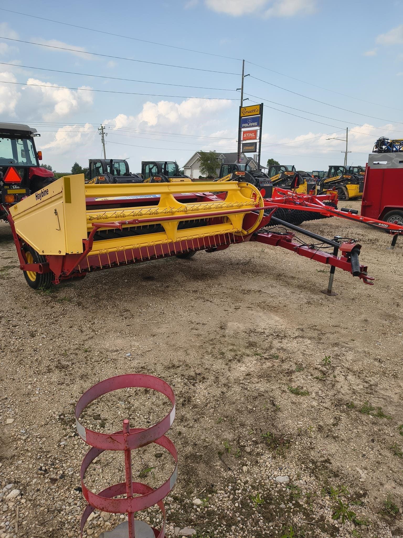 2015 New Holland 488 Equipment Image0