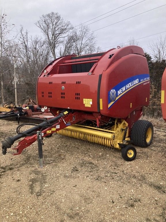 2015 New Holland RB560 Equipment Image0