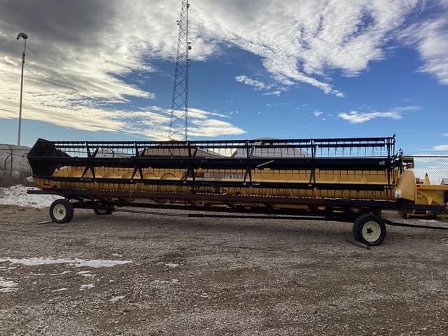 Image of New Holland 740CF equipment image 4