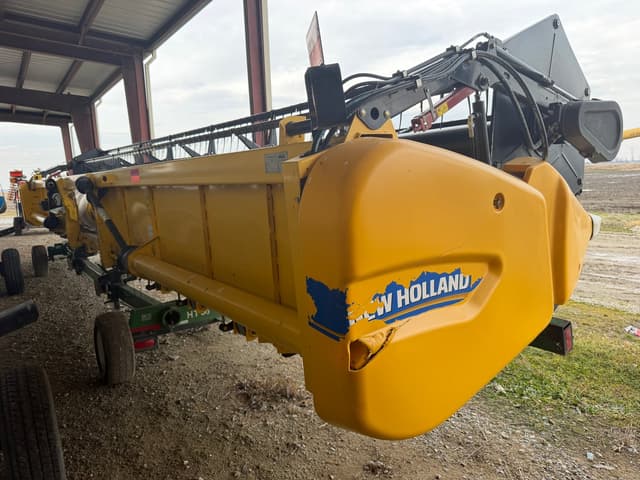 Image of New Holland 740CF equipment image 4