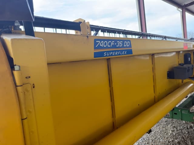 Image of New Holland 740CF equipment image 1