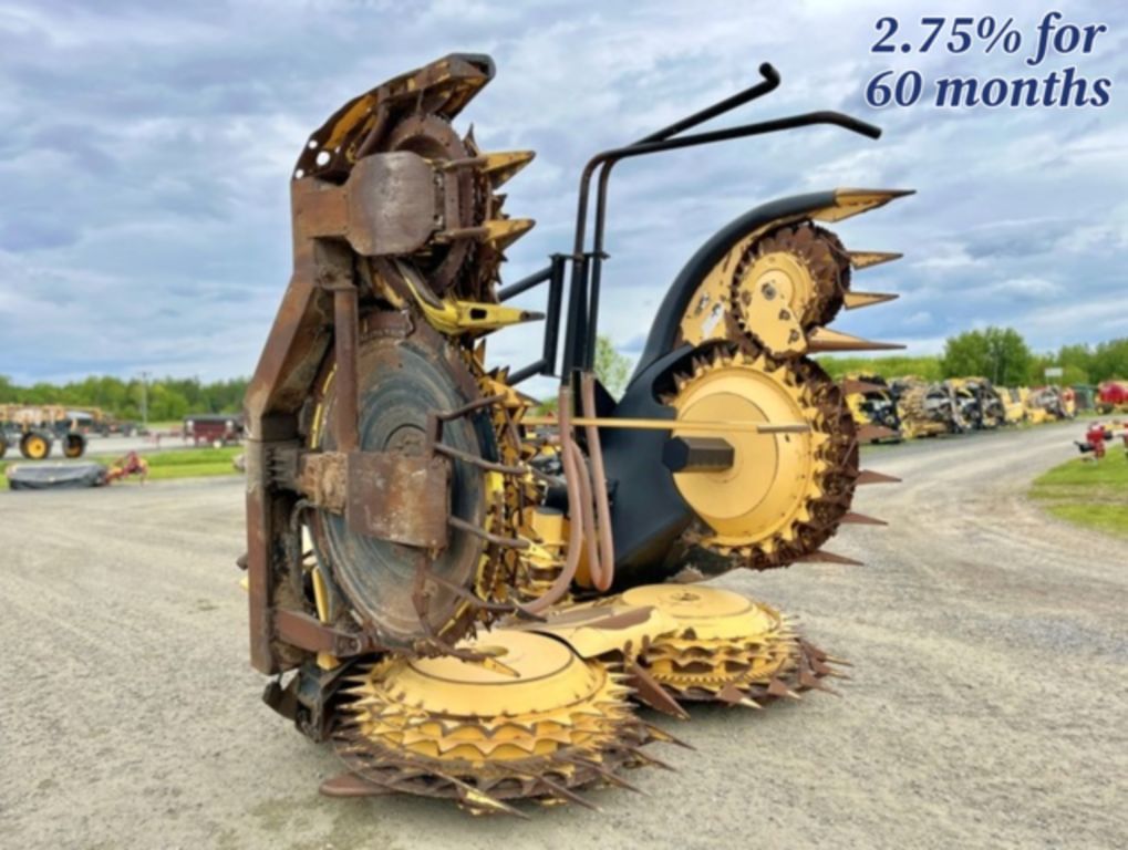 2015 New Holland 750BFI Equipment Image0