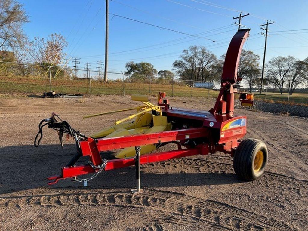 Image of New Holland 790 Primary image