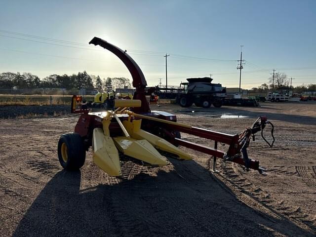 Image of New Holland 790 equipment image 2