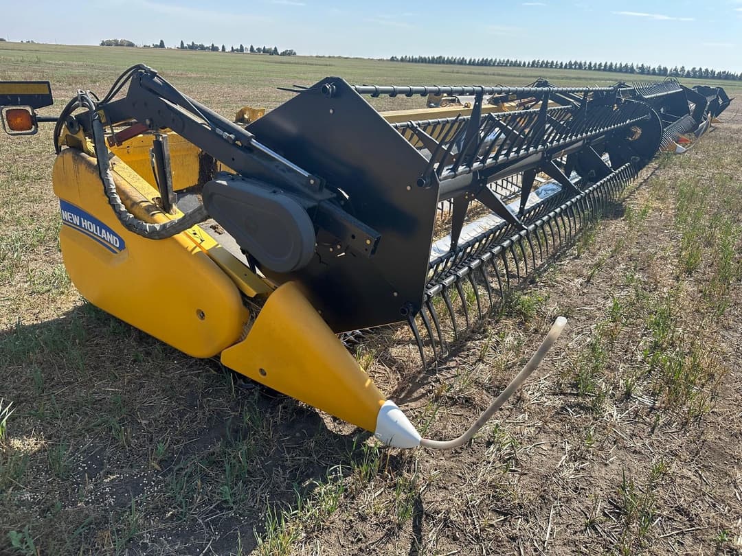Image of New Holland 880CF-40 Primary image