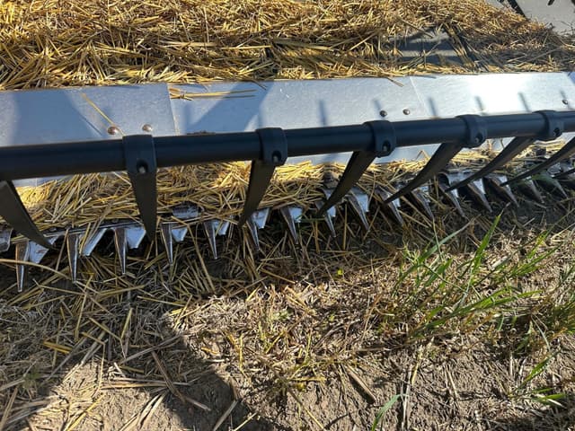 Image of New Holland 880CF-40 equipment image 3