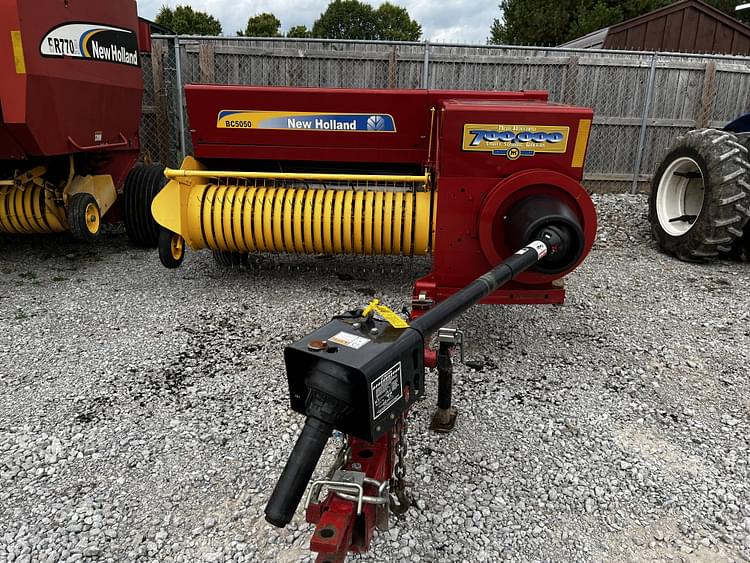 2015 New Holland BC5050 Equipment Image0