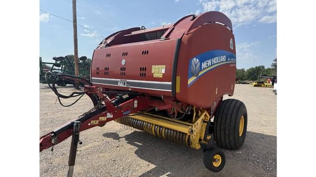Image of New Holland RB560 Specialty Crop equipment image 3