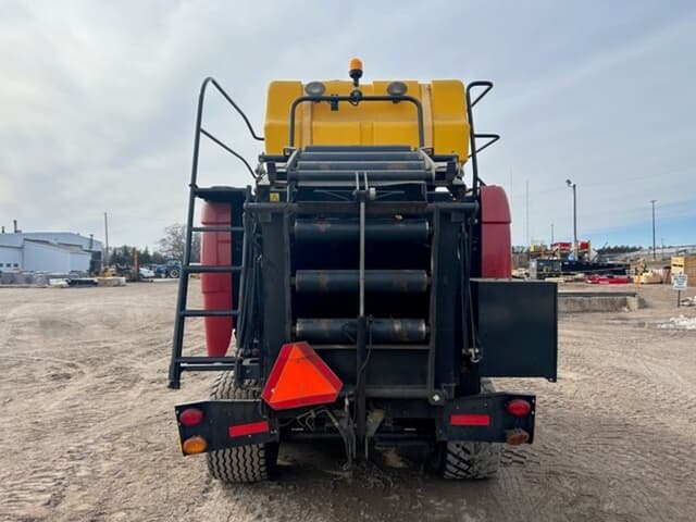 Image of New Holland BB330S equipment image 4